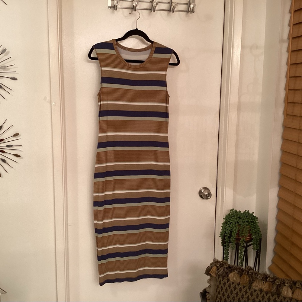 Rachael Ray fitted midi dress sexy casual. Super soft thin summer cotton blend.